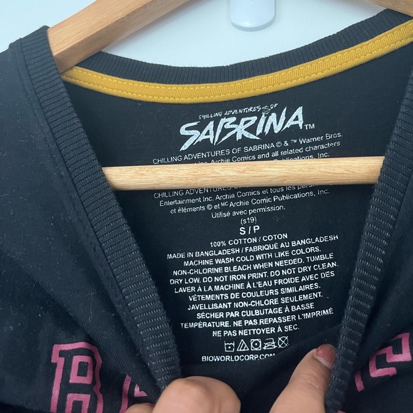 #79 Sabrina Baxter High 100% cotton black and yellow long sleeve crop t-shirt - Picture 4 of 4